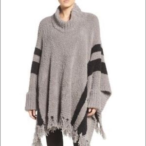 Barefoot Dreams poncho Taupe and black